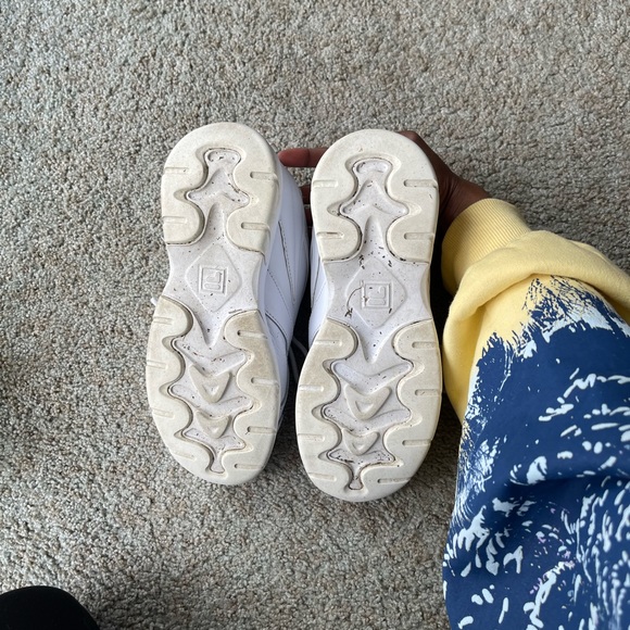 Fila Disarray White Chunky Sneaker - Picture 12 of 16